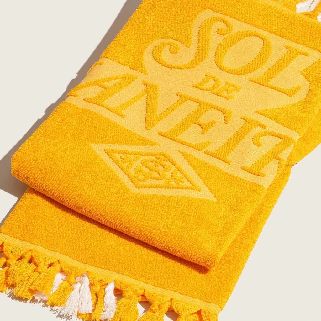 Close up image of the sol de janeiro beach towel
